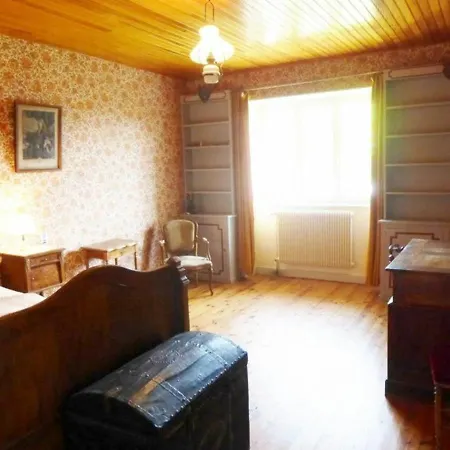 Holiday home Maison Calme Avec Grand Terrain, Proche Commodites Et Sites Medievaux - Fr-1-582-133 *