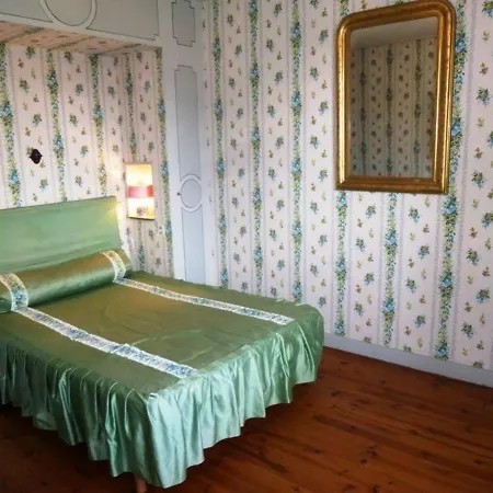 Maison Calme Avec Grand Terrain, Proche Commodites Et Sites Medievaux - Fr-1-582-133 * Allegre