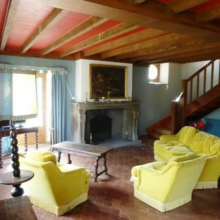 Maison Calme Avec Grand Terrain, Proche Commodites Et Sites Medievaux - Fr-1-582-133 Allegre