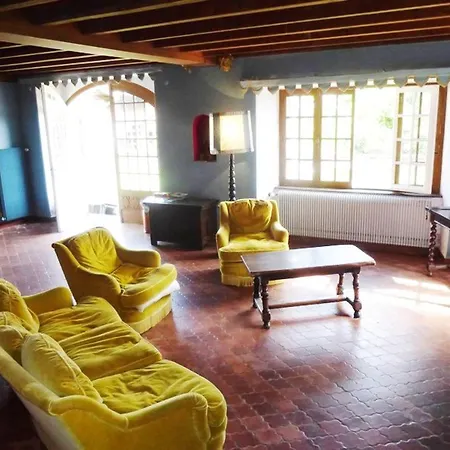 Holiday home Maison Calme Avec Grand Terrain, Proche Commodites Et Sites Medievaux - Fr-1-582-133 *