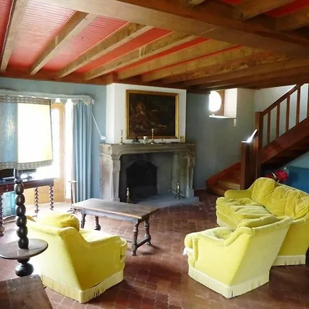 Holiday home Maison Calme Avec Grand Terrain, Proche Commodites Et Sites Medievaux - Fr-1-582-133 *