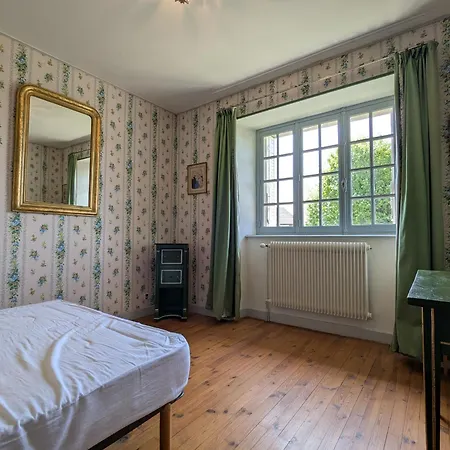 Holiday home Maison Calme Avec Grand Terrain, Proche Commodites Et Sites Medievaux - Fr-1-582-133 *