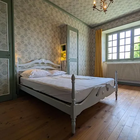 Maison Calme Avec Grand Terrain, Proche Commodites Et Sites Medievaux - Fr-1-582-133 *