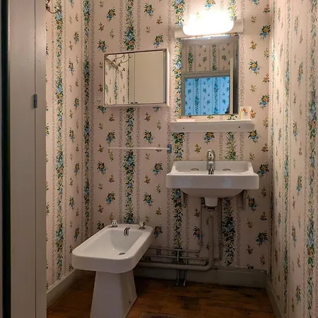 Holiday home Maison Calme Avec Grand Terrain, Proche Commodites Et Sites Medievaux - Fr-1-582-133