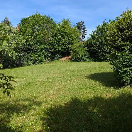 Holiday home Maison Calme Avec Grand Terrain, Proche Commodites Et Sites Medievaux - Fr-1-582-133 *