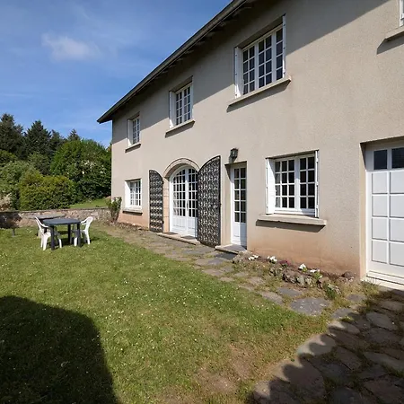 Holiday home Maison Calme Avec Grand Terrain, Proche Commodites Et Sites Medievaux - Fr-1-582-133 Allegre