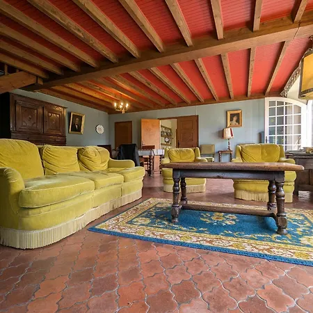 Holiday home Maison Calme Avec Grand Terrain, Proche Commodites Et Sites Medievaux - Fr-1-582-133 *