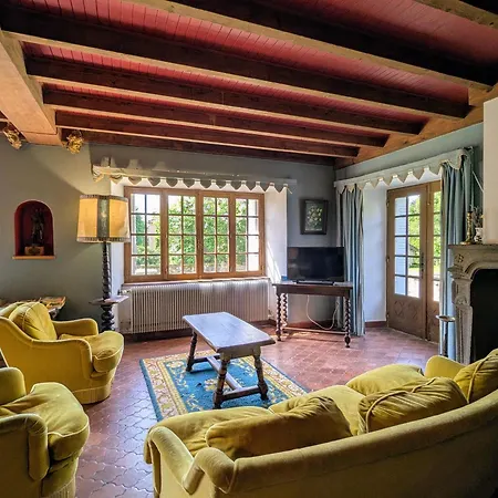 Maison Calme Avec Grand Terrain, Proche Commodites Et Sites Medievaux - Fr-1-582-133 *