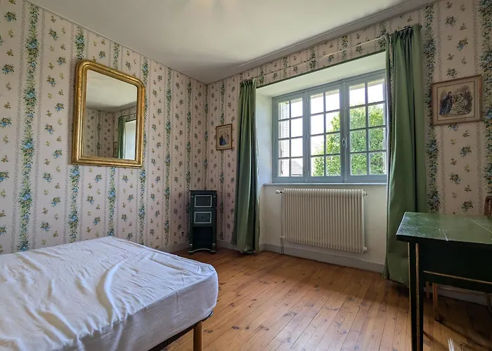 Ferienhaus Maison Calme Avec Grand Terrain, Proche Commodites Et Sites Medievaux - Fr-1-582-133 *